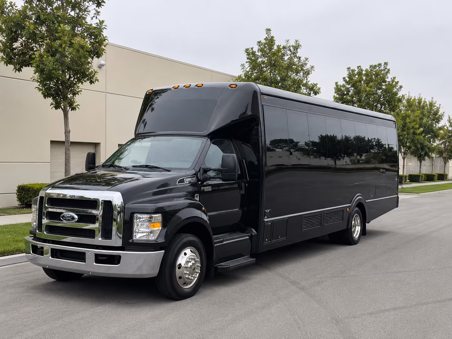 book a party bus for pre prom photos at the georgetown square before the big night